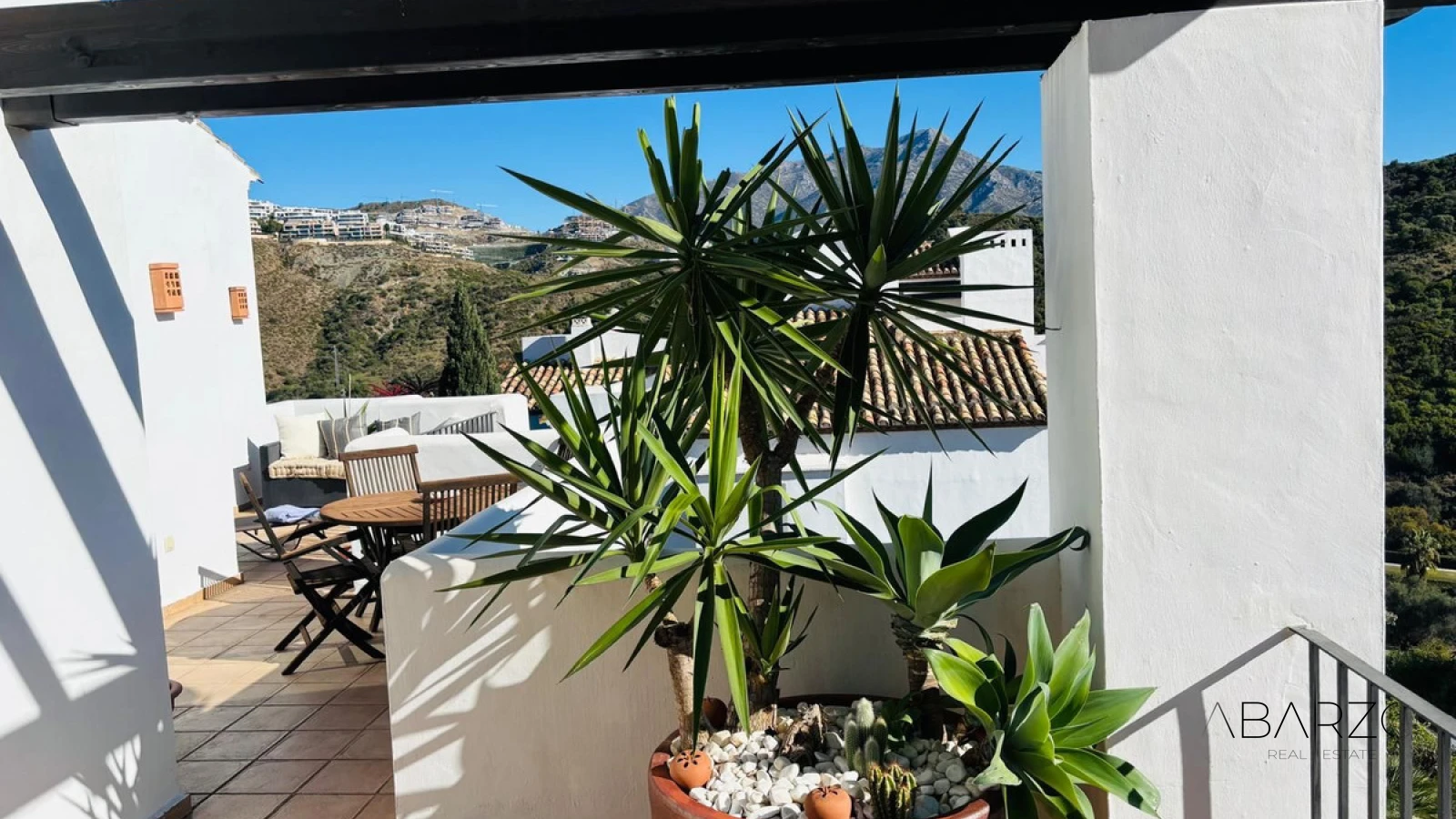 Top Floor 3-Bedroom Apartment in Altos de La Quinta with Spectacular Views — interior, La Quinta, Benahavís (13 of 29)