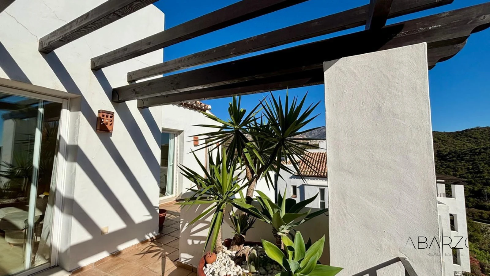 Top Floor 3-Bedroom Apartment in Altos de La Quinta with Spectacular Views — interior, La Quinta, Benahavís (2 of 29)