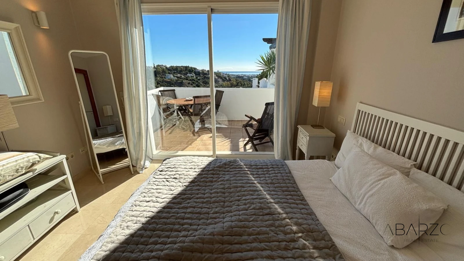Top Floor 3-Bedroom Apartment in Altos de La Quinta with Spectacular Views — interior, La Quinta, Benahavís (10 of 29)