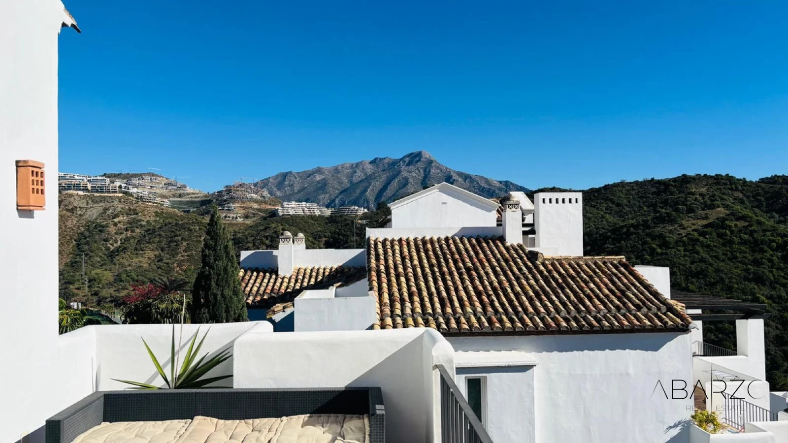 Top Floor 3-Bedroom Apartment in Altos de La Quinta with Spectacular Views — interior, La Quinta, Benahavís (3 of 29)