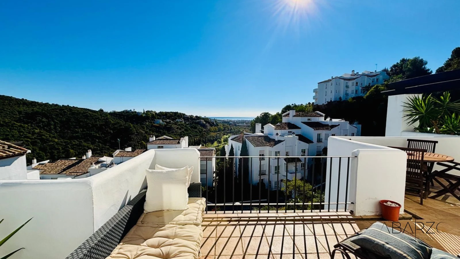 Top Floor 3-Bedroom Apartment in Altos de La Quinta with Spectacular Views — interior, La Quinta, Benahavís (16 of 29)