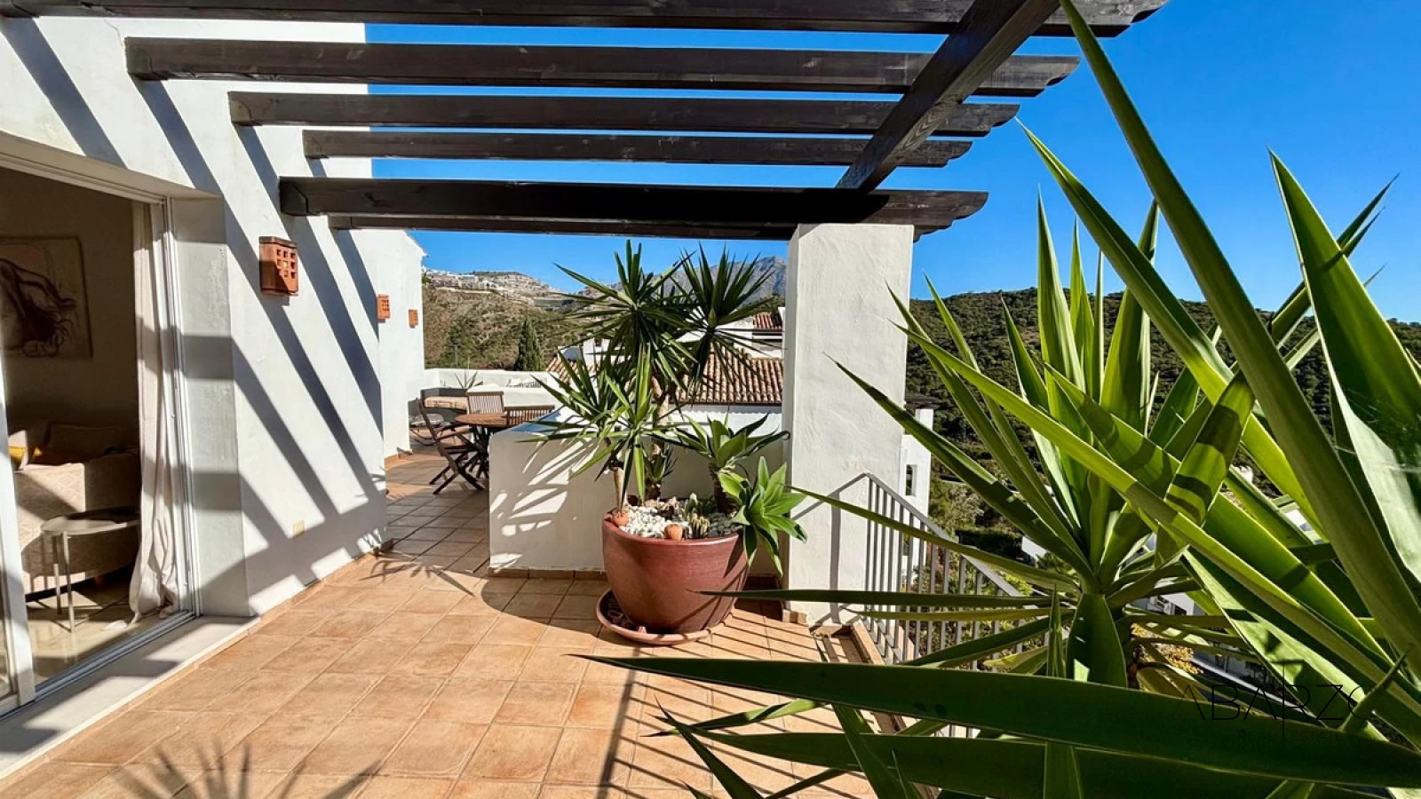 Top Floor 3-Bedroom Apartment in Altos de La Quinta with Spectacular Views — interior, La Quinta, Benahavís (18 of 29)