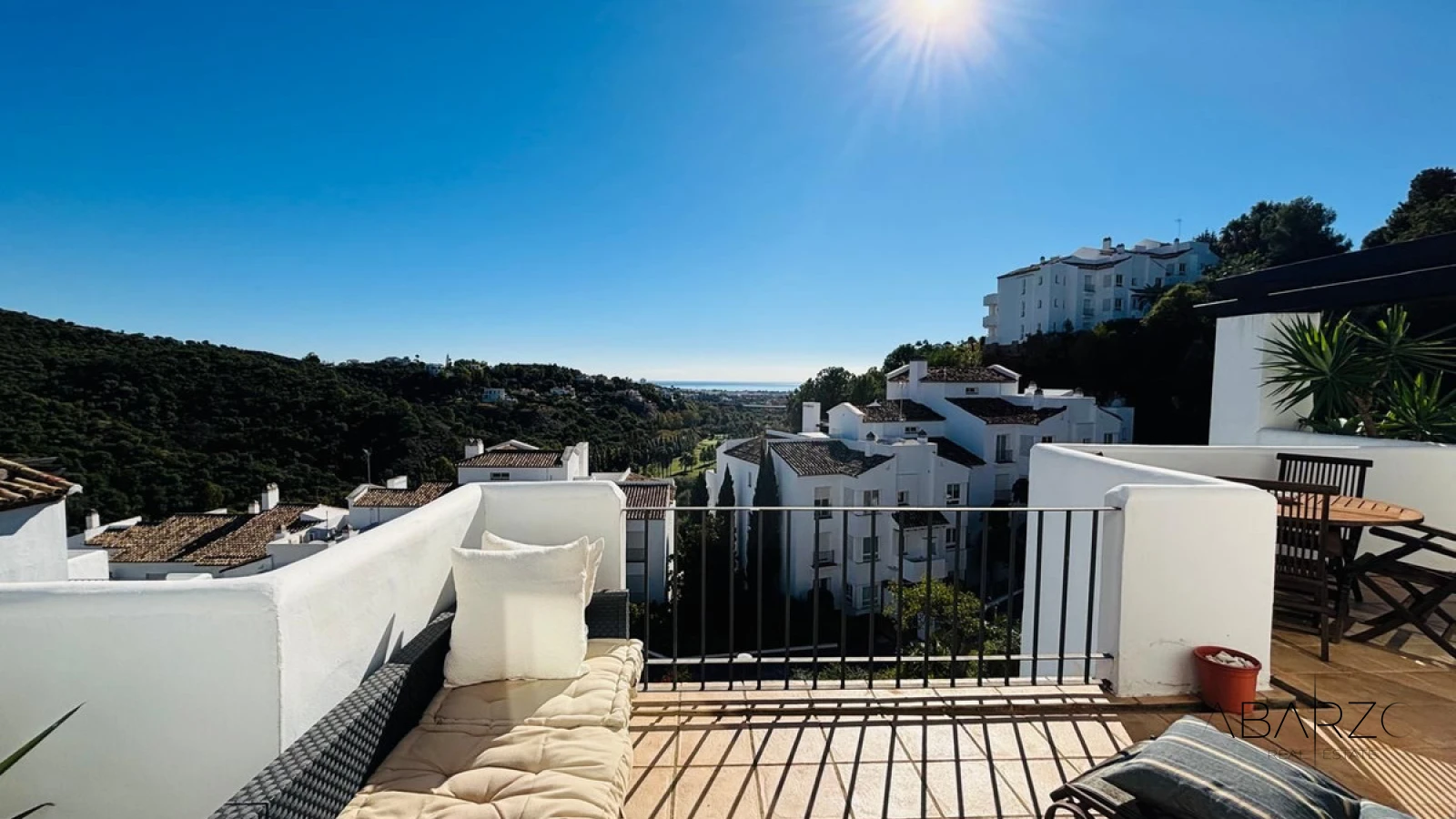 Top Floor 3-Bedroom Apartment in Altos de La Quinta with Spectacular Views — interior, La Quinta, Benahavís (15 of 29)