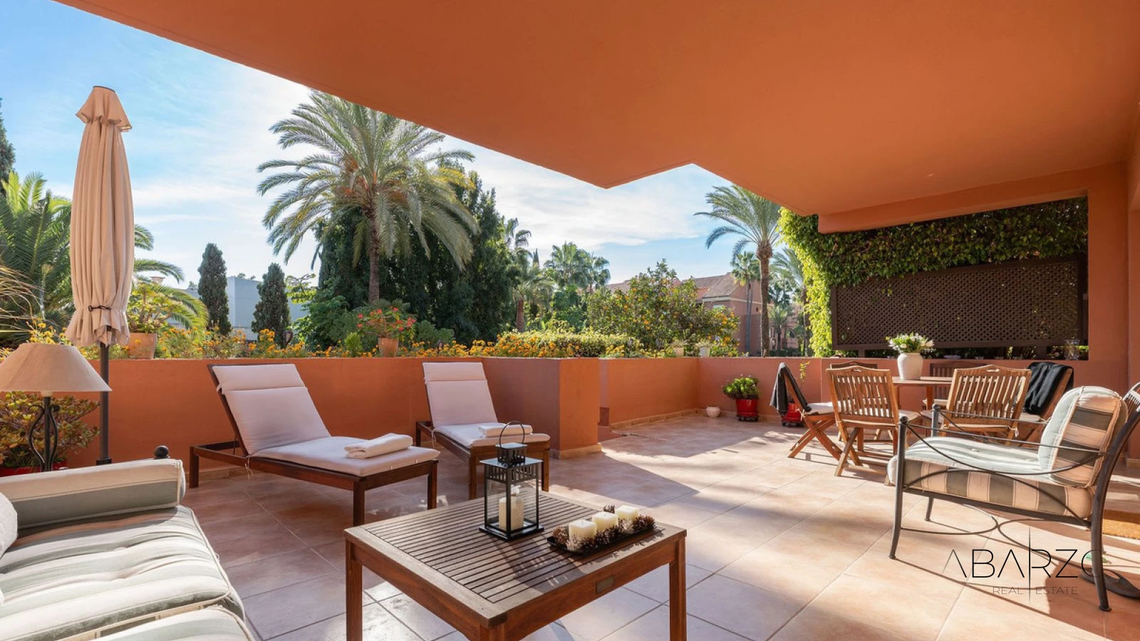 Apartamento con terraza privada y piscina en la playa de Marbella — interior, Puerto Banús, Marbella (2 of 25)