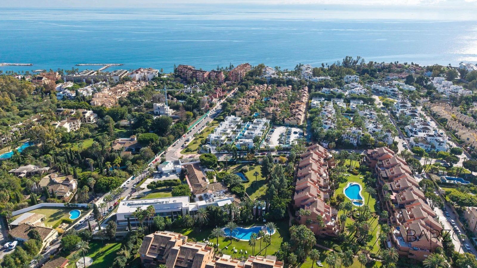 Apartamento con terraza privada y piscina en la playa de Marbella — interior, Puerto Banús, Marbella (23 of 25)