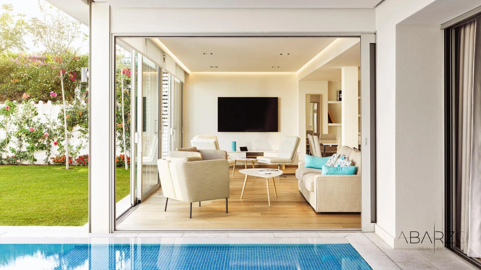 Beachside Villa with Sea Views and Pool in Puente Romano, Marbella — interior, Golden Mile, Marbella (9 of 11)