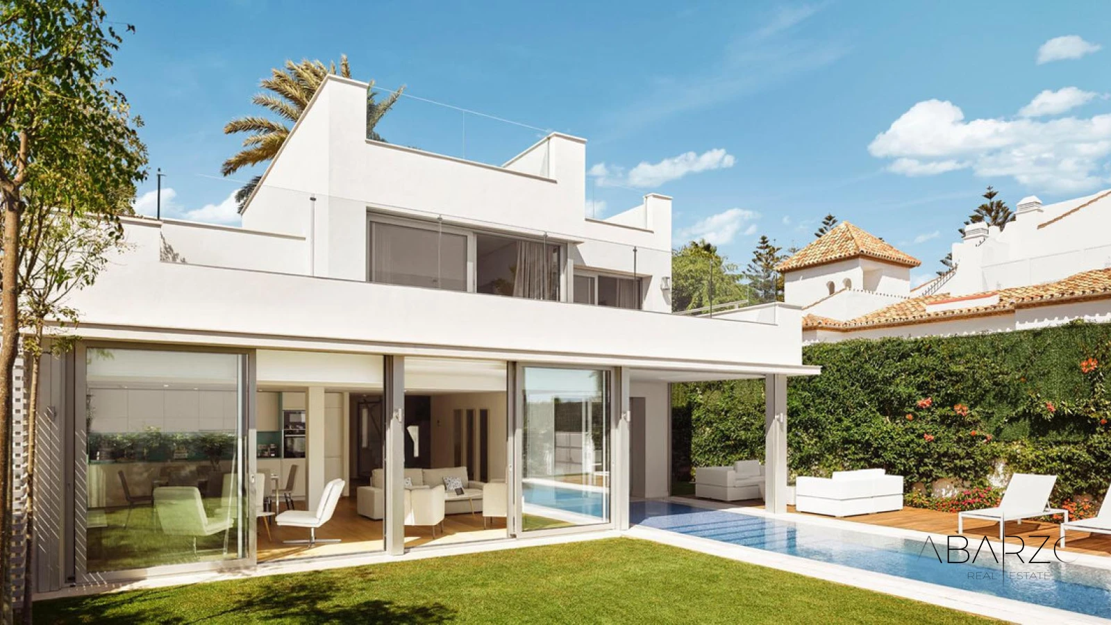 Beachside Villa with Sea Views and Pool in Puente Romano, Marbella — luxury property for sale in Golden Mile, Marbella