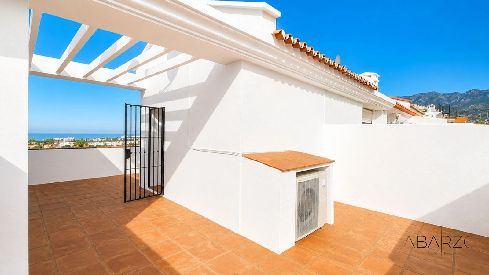 Трёхэтажный Таунхаус в Марбелье с Видом на Море и Общим Бассейном — interior, Marbella East, Marbella (32 of 39)