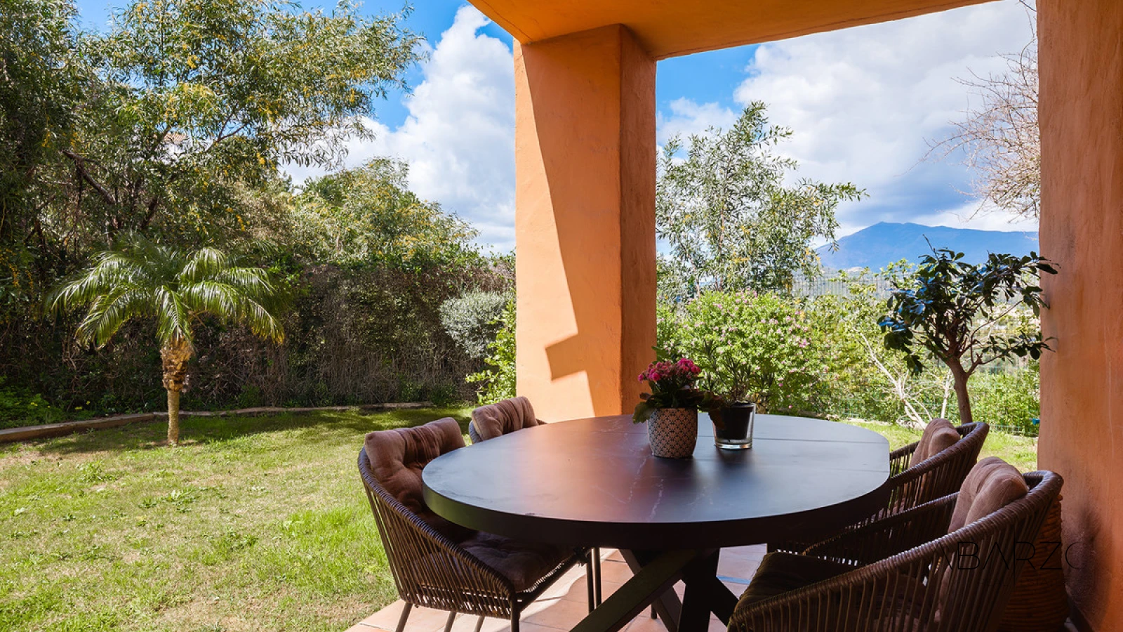 Fully renovated 3-bedroom garden apartment in Gazules del Sol, Benahavís with private terrace and pool access — interior, Los Flamingos, Benahavís (3 of 32)