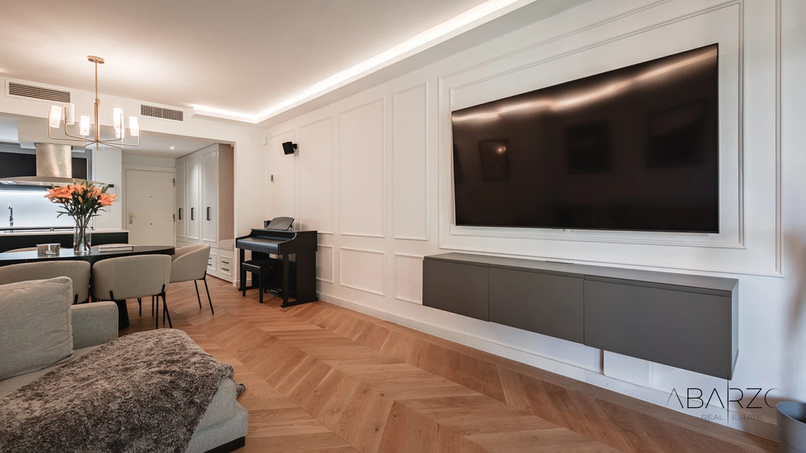 Fully renovated 3-bedroom garden apartment in Gazules del Sol, Benahavís with private terrace and pool access — interior, Los Flamingos, Benahavís (5 of 32)