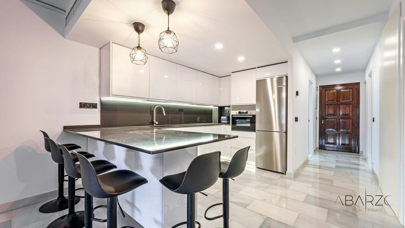 Ground Floor Apartment in Sierra Blanca, Marbella with Terrace and Garden Access — interior, Golden Mile, Marbella (7 of 22)