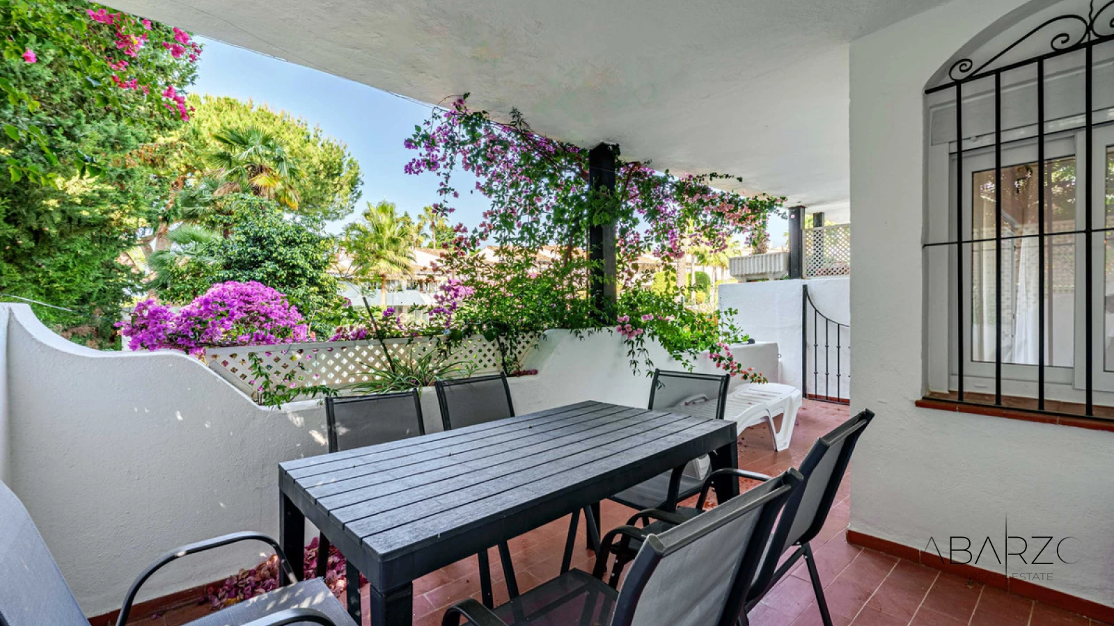 Ground Floor Apartment in Sierra Blanca, Marbella with Terrace and Garden Access — interior, Golden Mile, Marbella (2 of 22)