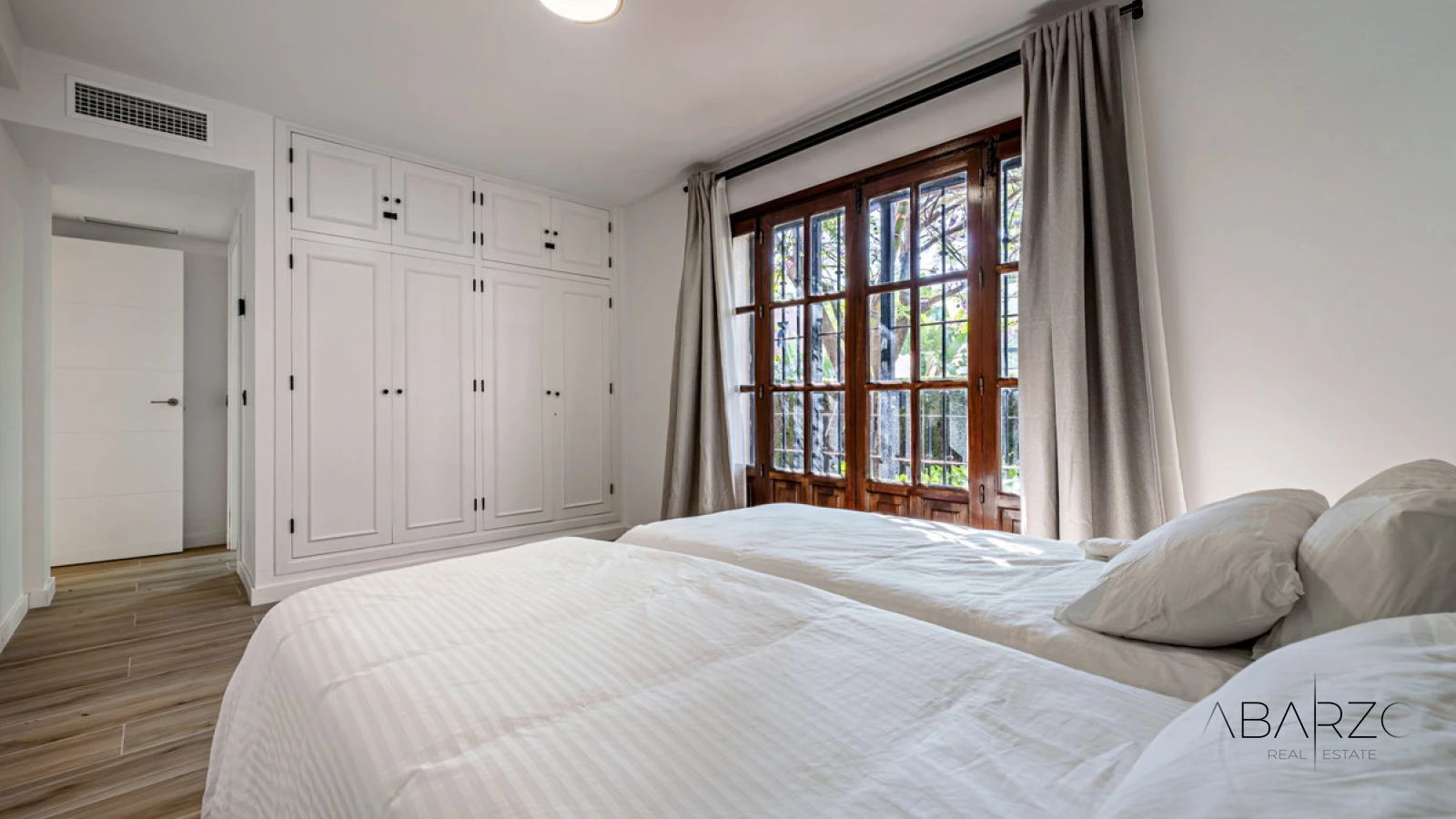 Ground Floor Apartment in Sierra Blanca, Marbella with Terrace and Garden Access — interior, Golden Mile, Marbella (10 of 22)