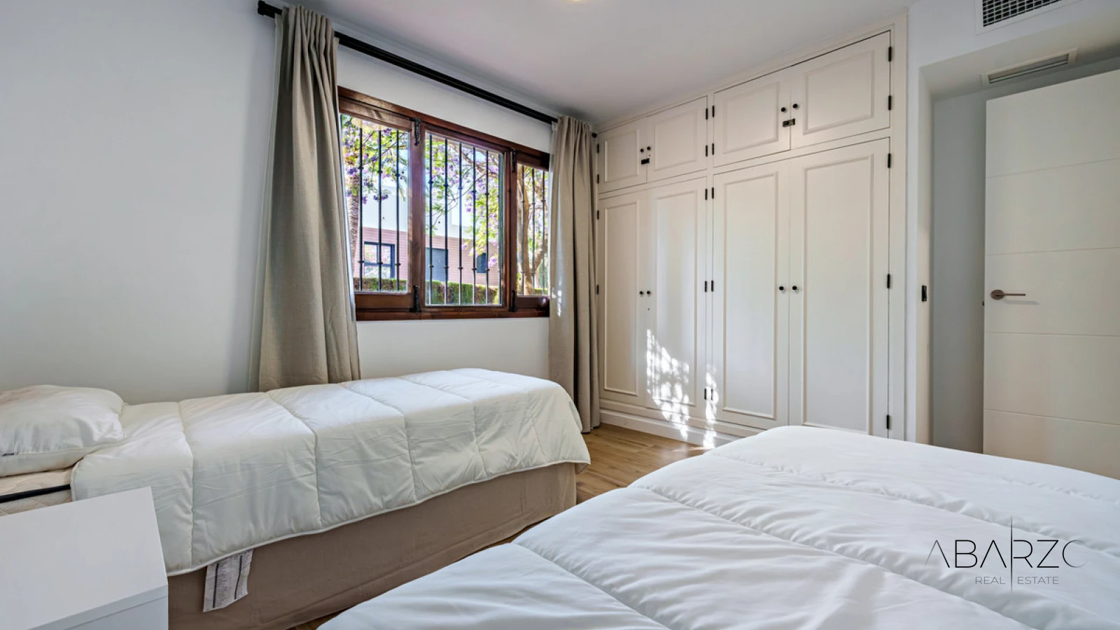 Ground Floor Apartment in Sierra Blanca, Marbella with Terrace and Garden Access — interior, Golden Mile, Marbella (14 of 22)