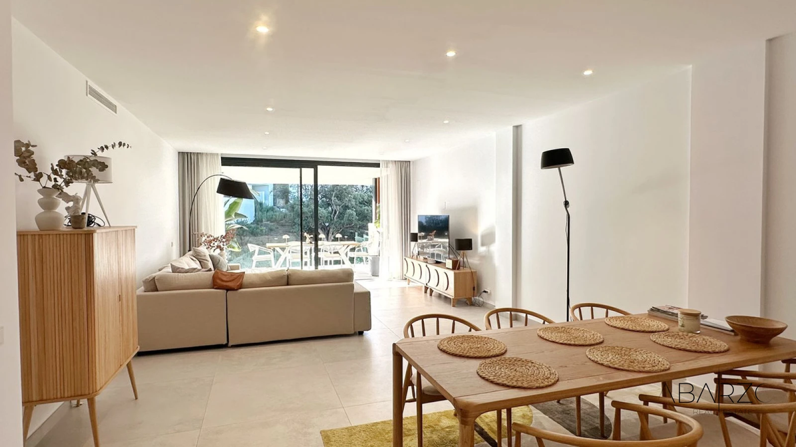 Elegant Two-Bedroom Apartment in Exclusive Gated Community with Resort Amenities — interior, Marbella East, Marbella (9 of 25)