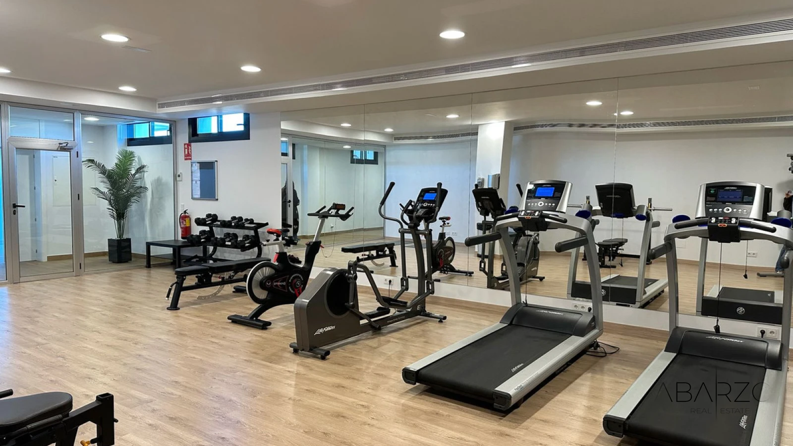 Elegant Two-Bedroom Apartment in Exclusive Gated Community with Resort Amenities — interior, Marbella East, Marbella (24 of 25)