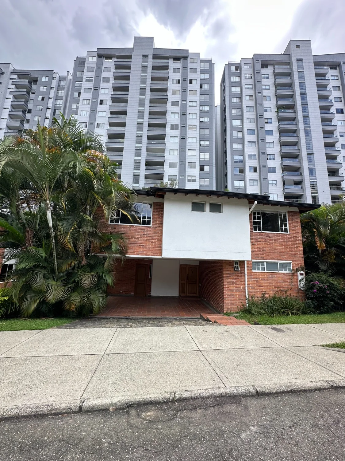 (MV321)🔥🤩OPORTUNIDAD 🌟💵 Casa independiente con jardin BENEDICTINOS, Envigado ✨🔥🤩