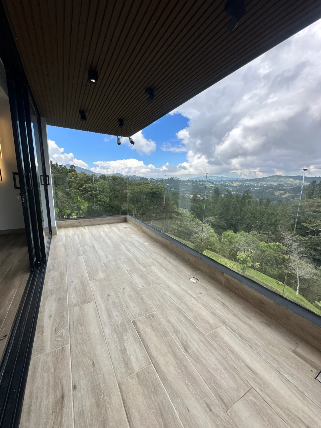(MV218)🔥✨ OPORTUNIDAD 🤩 Hermosa 🏠 Casa en el Escobero✨🔥🤩 🏠 Remodelada 