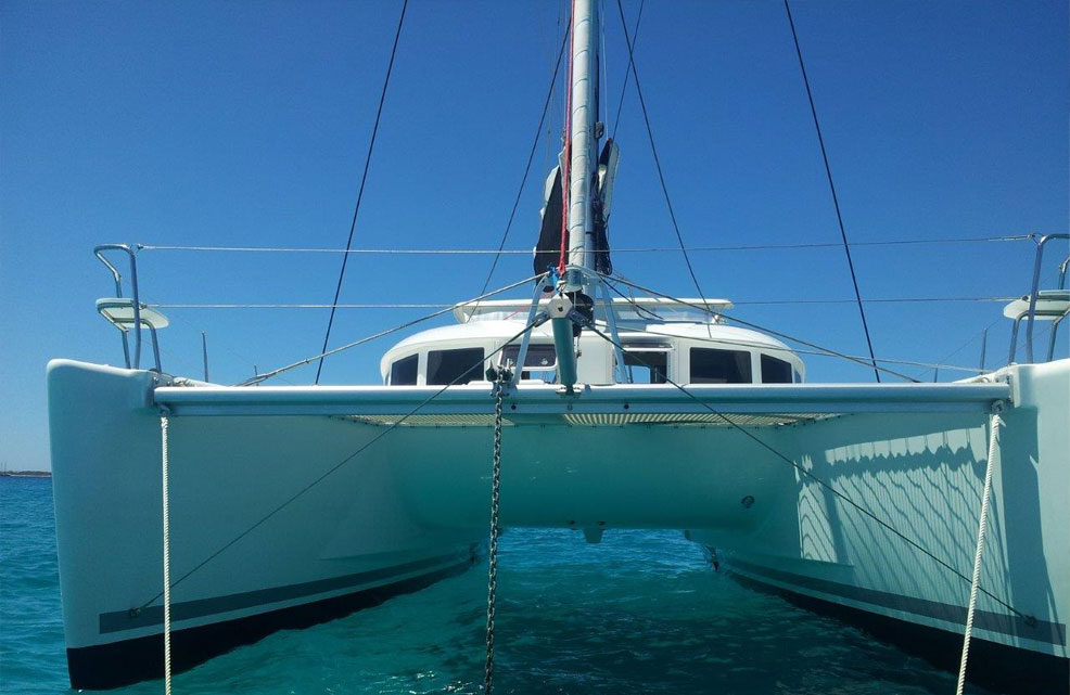 Catamarán y barco en Valencia