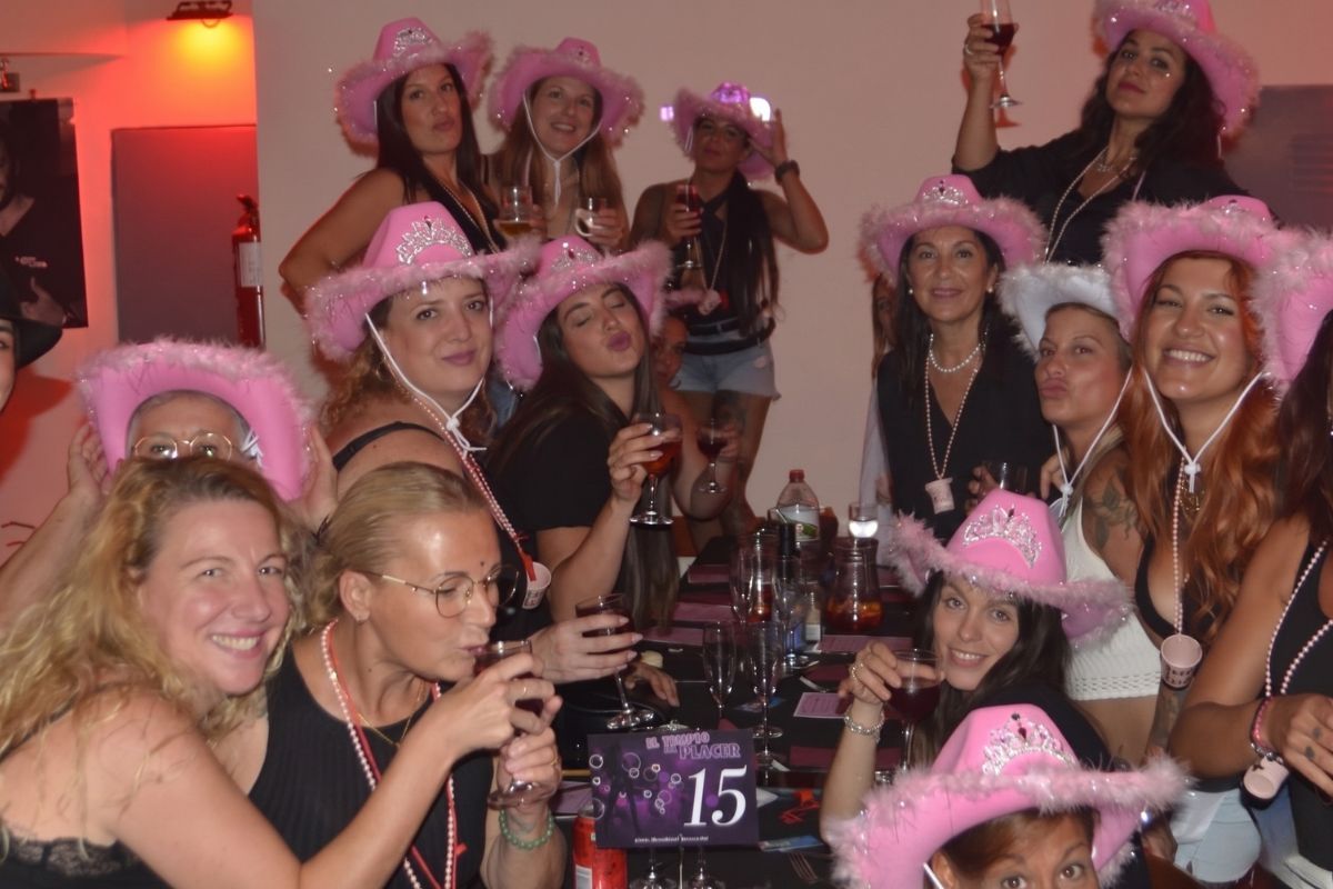 restaurante con espectaculo para despedidas en barcelona