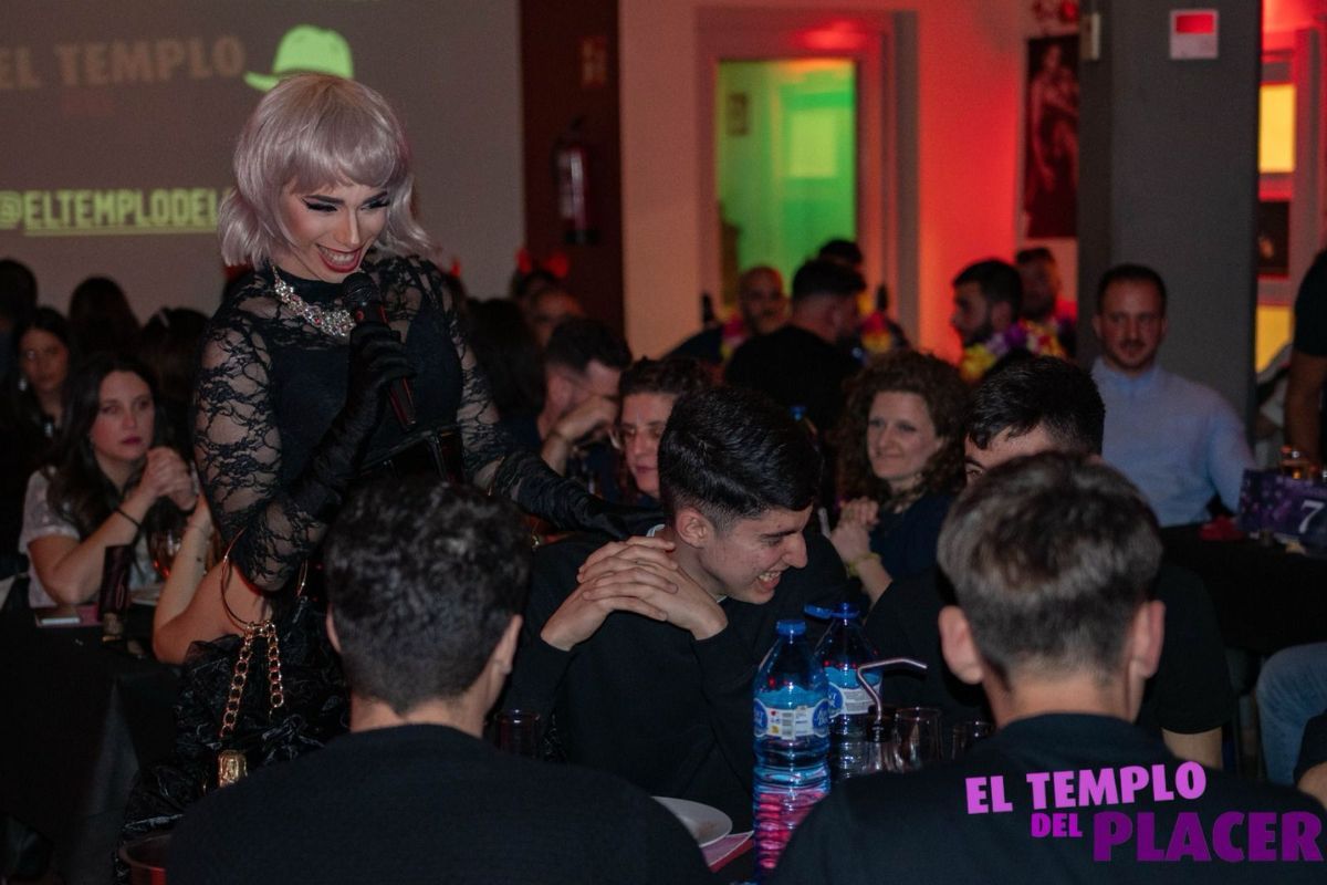 cena de navidad con espectaculo en barcelona