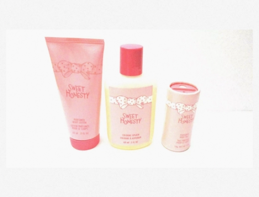Avon Sweet Honesty Girls Gift Set – Cologne, Splash, Body Lotion, and Body Talc