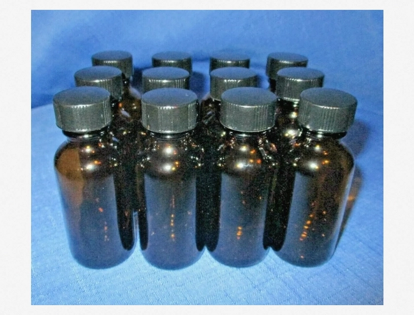 Empty Amber Bottles with Black Plastic Caps, 12-Pack, 1 Oz, 3.25 Inches Tall
