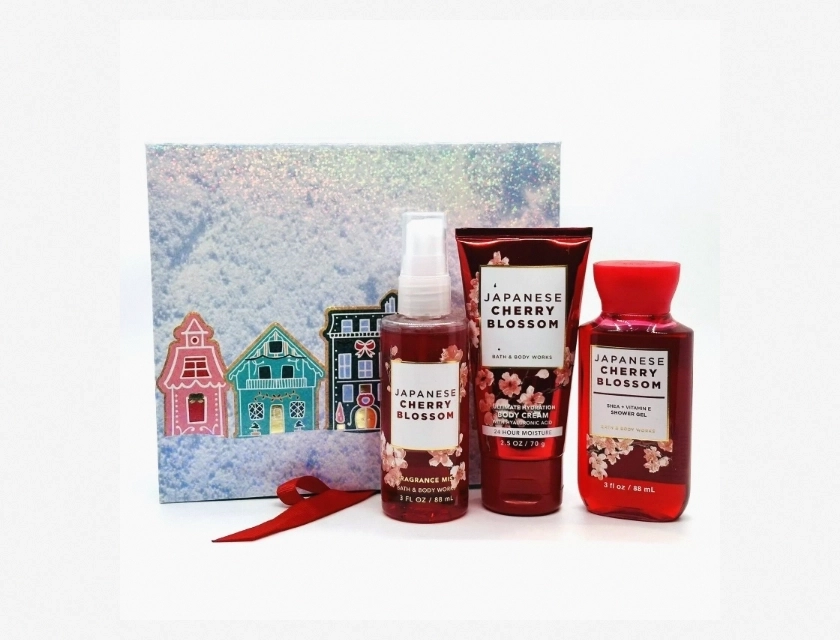 Bath & Body Works Japanese Cherry Blossom Mini Gift Box with Shower Gel, Lotion, and Mist