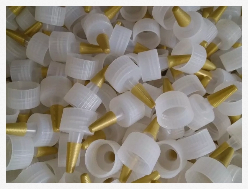 Yorker Dispensing Caps with Long Gold Overcap Tips, 28/410, 12 Count