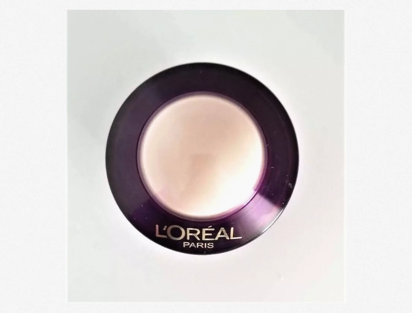 L’Oreal Quick Powder Sheer Matte Finish Pale