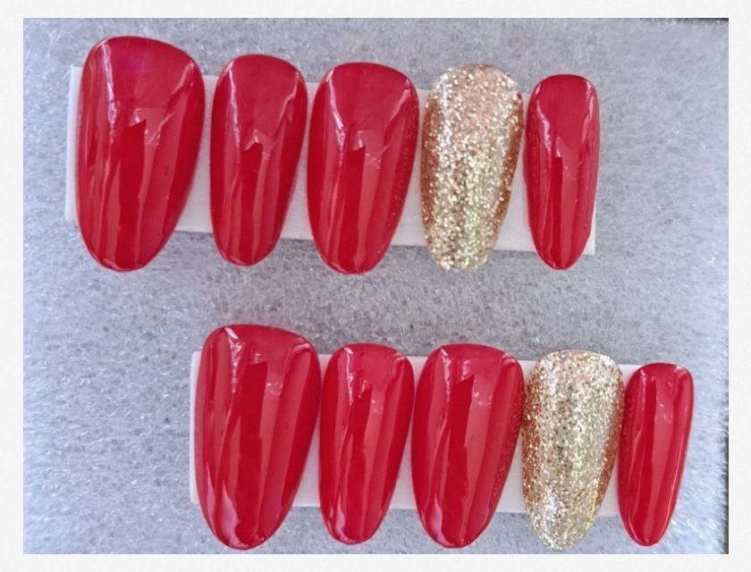 Red Press on Nails Medium Size Round Glitter Art Party Wear Gel False Nails 10 Pieces