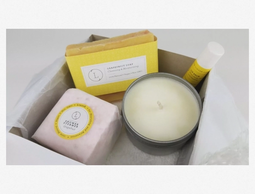 Lizush Handmade Grapefruit Scented Bath and Body Gift Box Set for Women, 6 Pieces