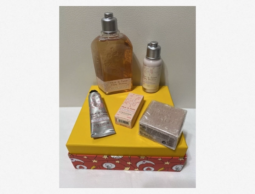 L’Occitane Cherry Blossom Gift Set