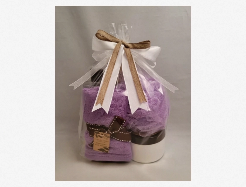 Women’s Gift Set Basket – Aromatherapy French Lavender Bath Set Gifts for Mom