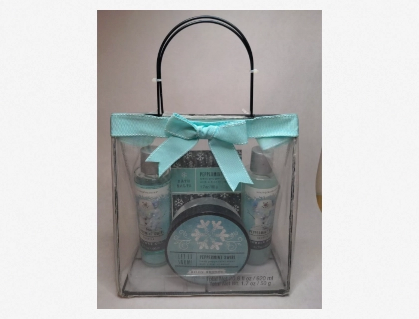 Simple Pleasures Peppermint Swirl Gift Set Shower Gel Body Butter Bath Salts Bubble Bath
