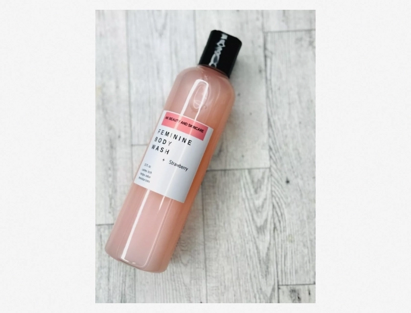 Strawberry Yoni Wash 10 oz Gentle Feminine Cleanser pH Balanced Intimate Hygiene