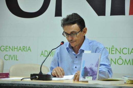 Palestra com o escritor - Prof. Dr. Gustavo de Castro