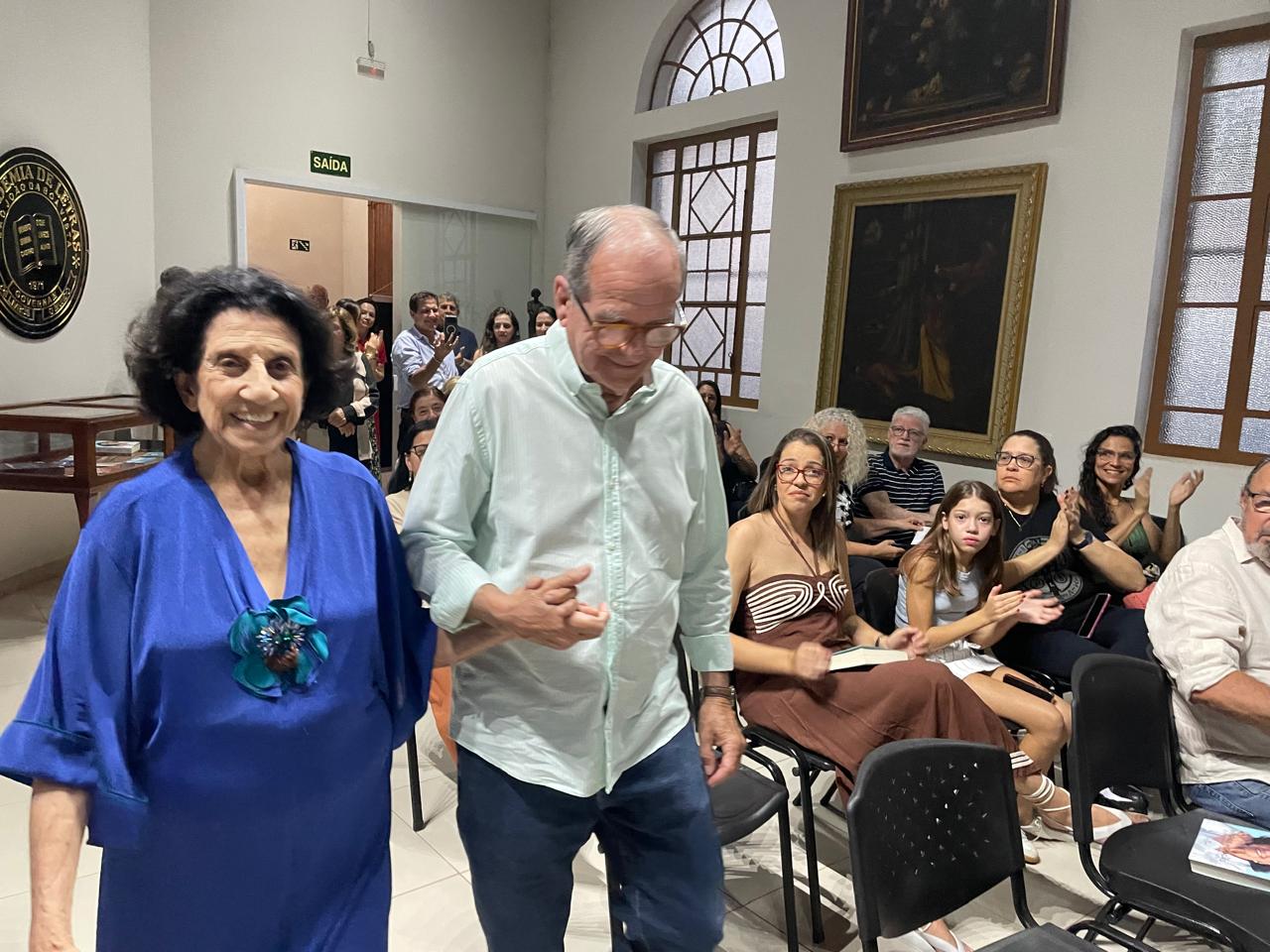 A escritora Neda Lian Branco Martins lançou seu livro de memórias intitulado MINHAS MORADAS, MEMÓRIAS DE AMOR À VIDA