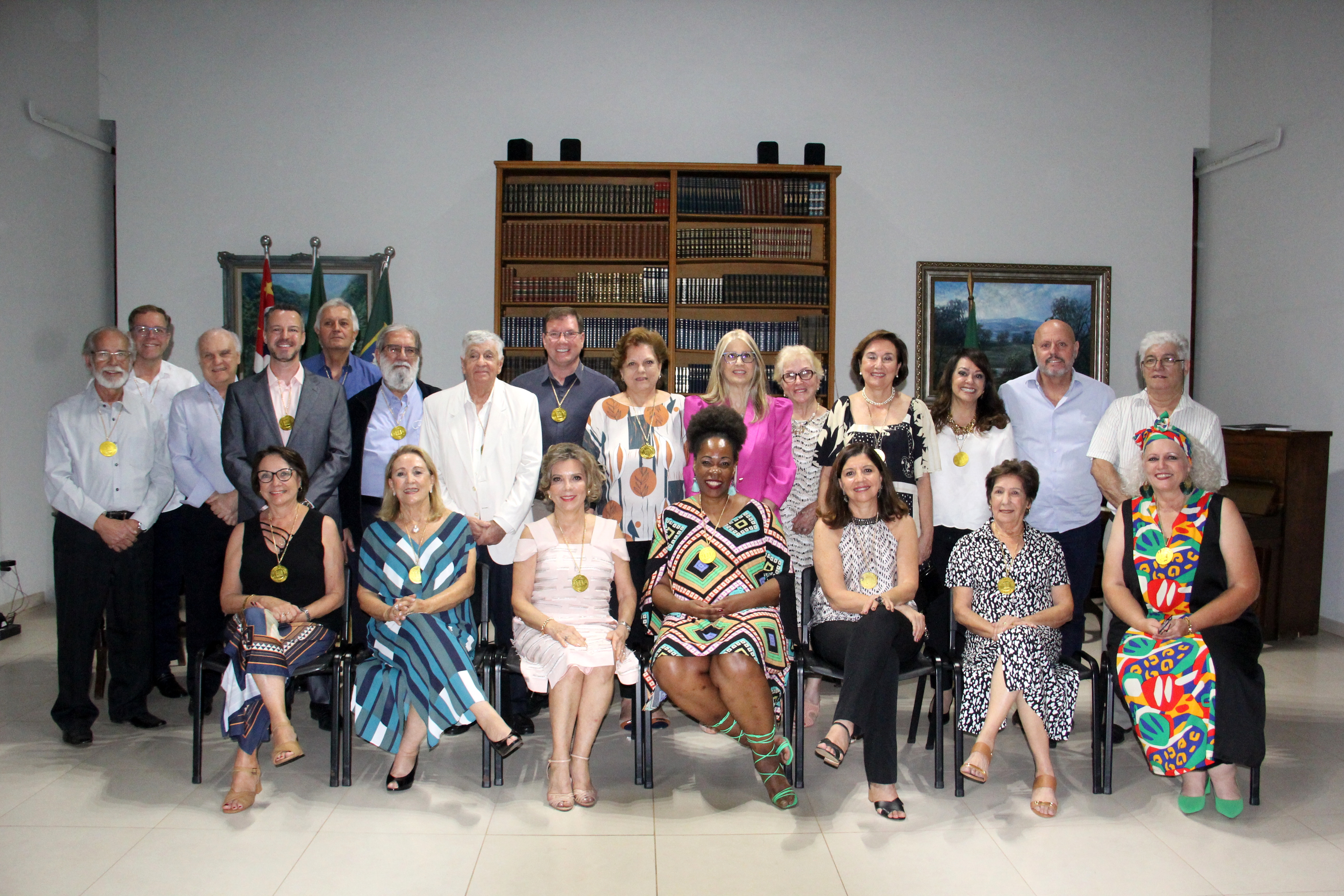 Posse dos neoacadêmicos Maria de Lourdes Oliveira Juvêncio e Fausto Luciano Panicacci