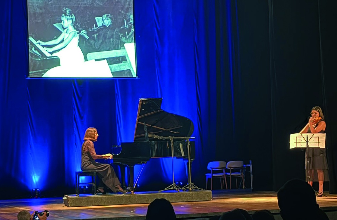 As Histórias do Theatro – Um Palco e suas Memórias