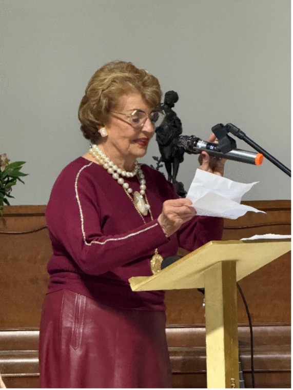 Maria Cecília Azevedo Malheiros lança seu livro 90 VOLTS
