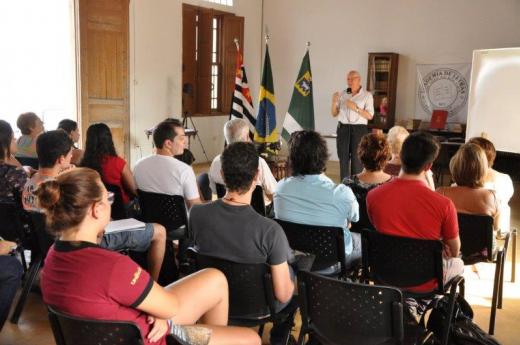 AULAS MAGNAS com Professor e Acadêmicos João Baptista Scannapieco