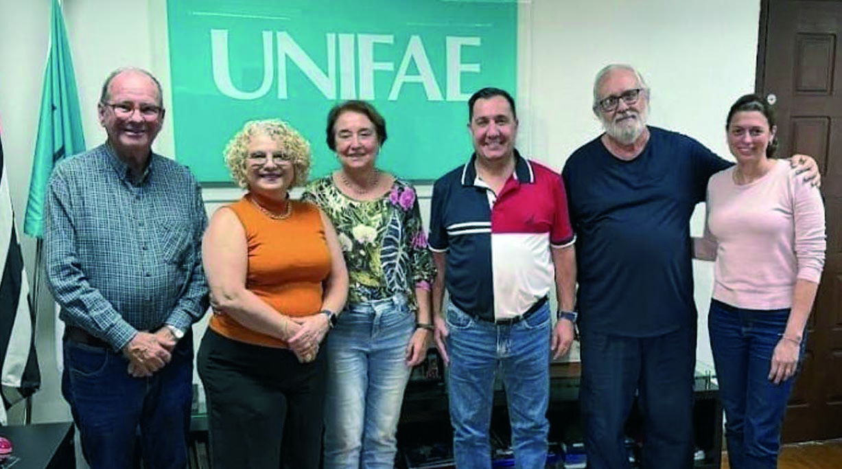 A Academia de Letras de São João da Boa Vista recebe reitor do Centro Universitário das Faculdades Associadas de Ensino - UNIFAE