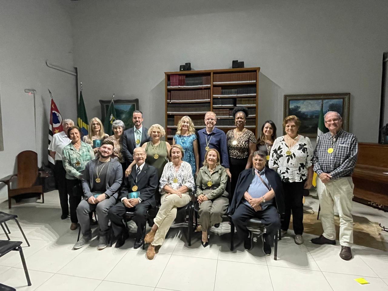 Lançamento do livro de Poemas "Poeminha Desengonçados e outras Delícias"