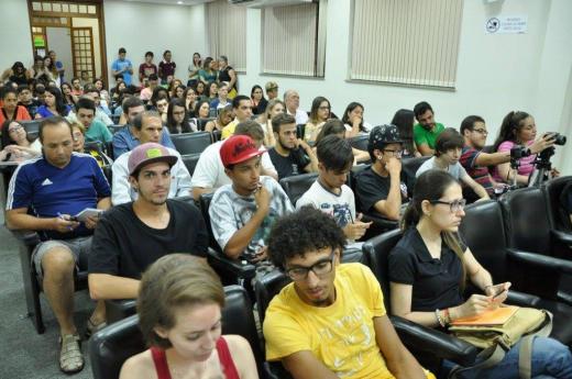 Palestra com o escritor - Prof. Dr. Gustavo de Castro