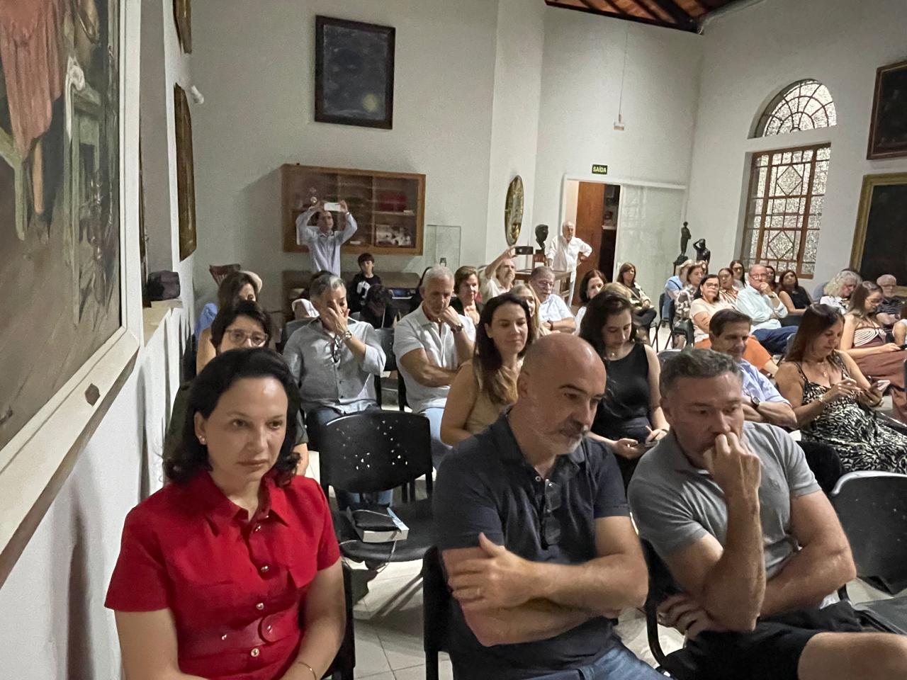 Lançamento de memórias "Minhas Moradas - Memórias de Amor à Vida".