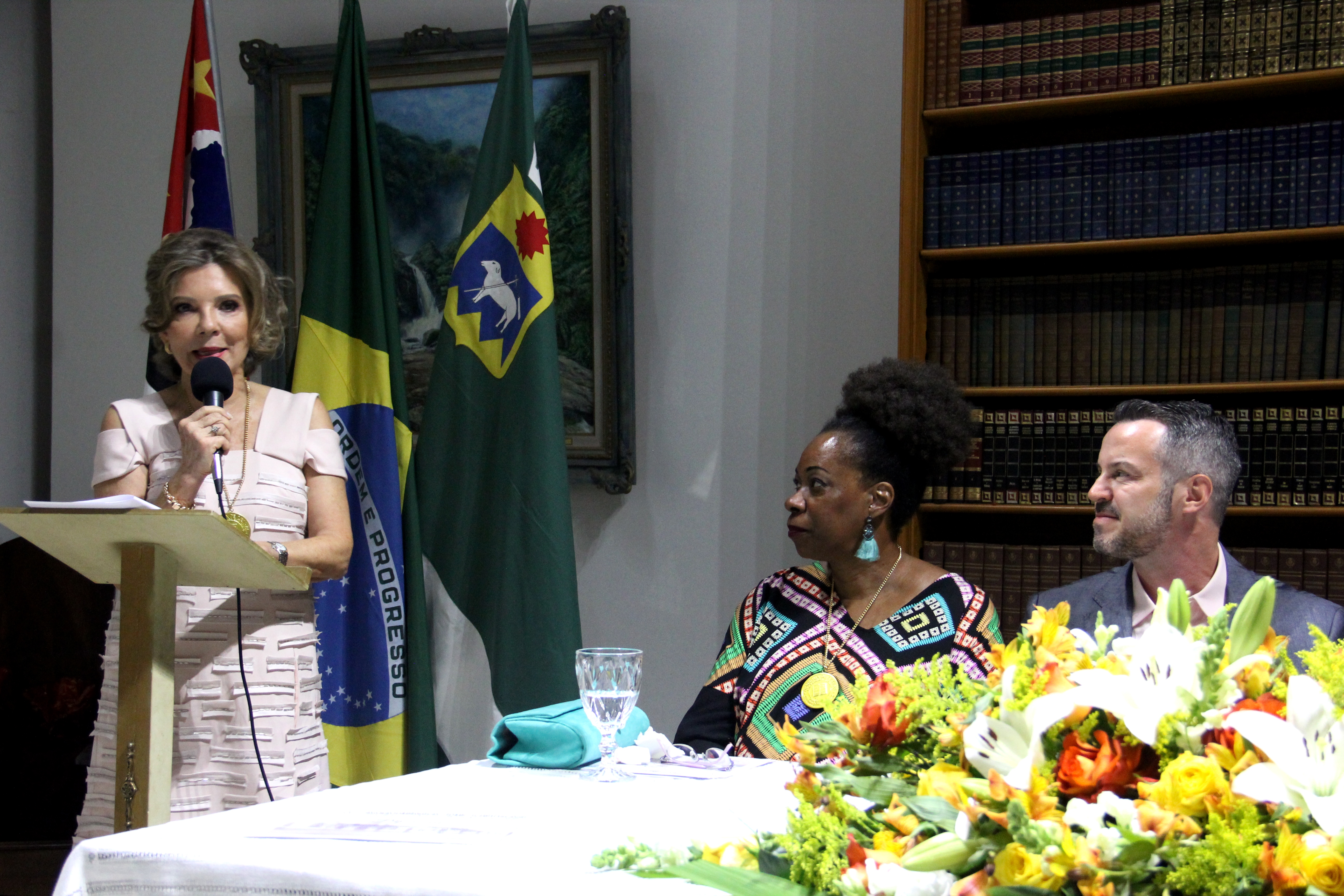 Posse dos neoacadêmicos Maria de Lourdes Oliveira Juvêncio e Fausto Luciano Panicacci