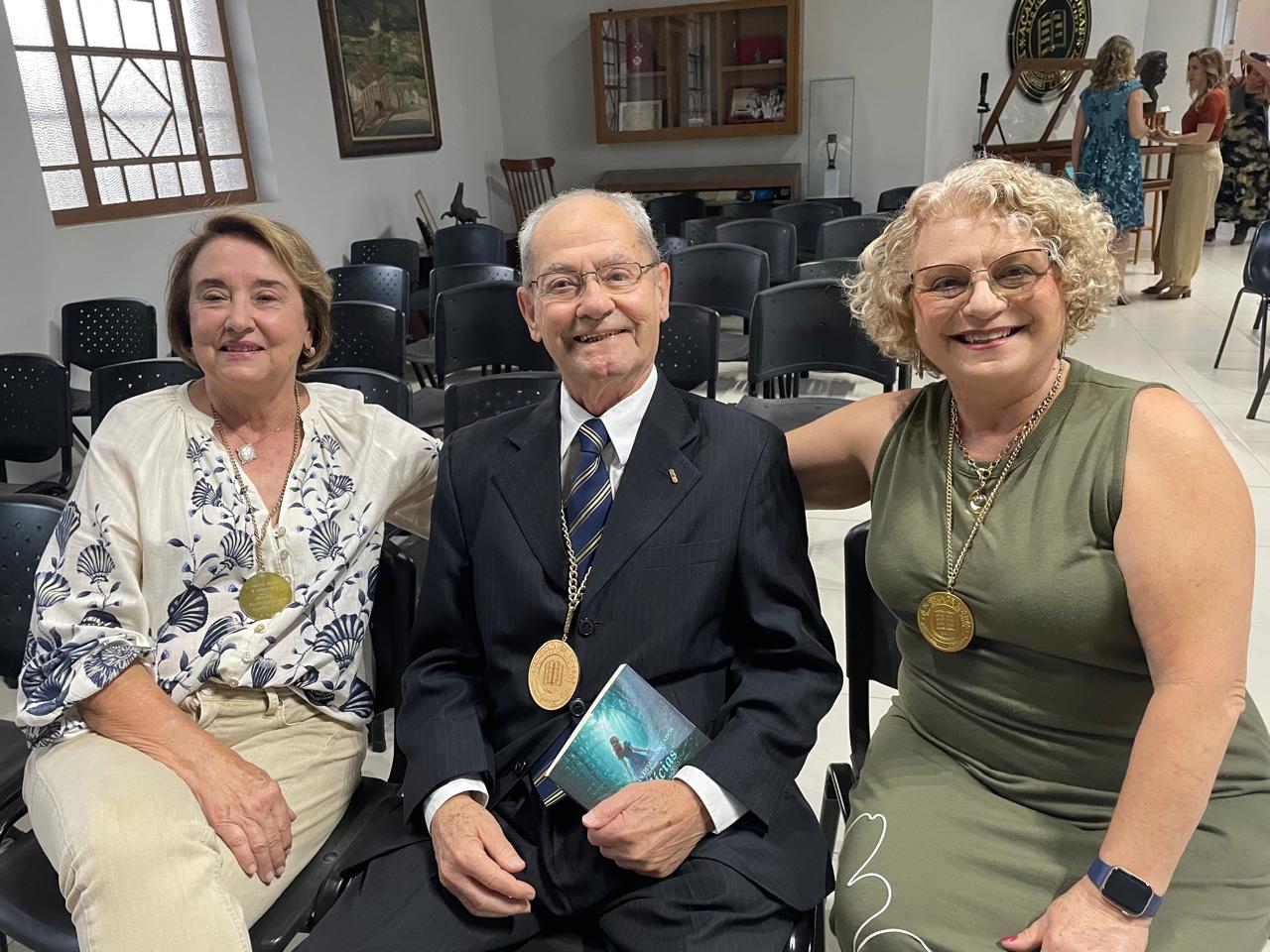 Lançamento do livro de Poemas "Poeminha Desengonçados e outras Delícias"