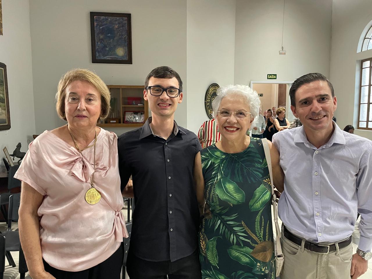 Lançamento de memórias "Minhas Moradas - Memórias de Amor à Vida".