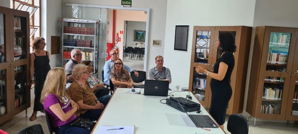 Apresentação do Gabinete Acadêmico de Leitura